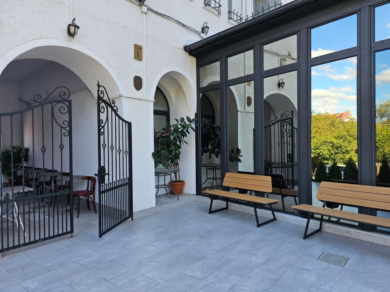 Hotel Apollonia براشوف المظهر الخارجي الصورة