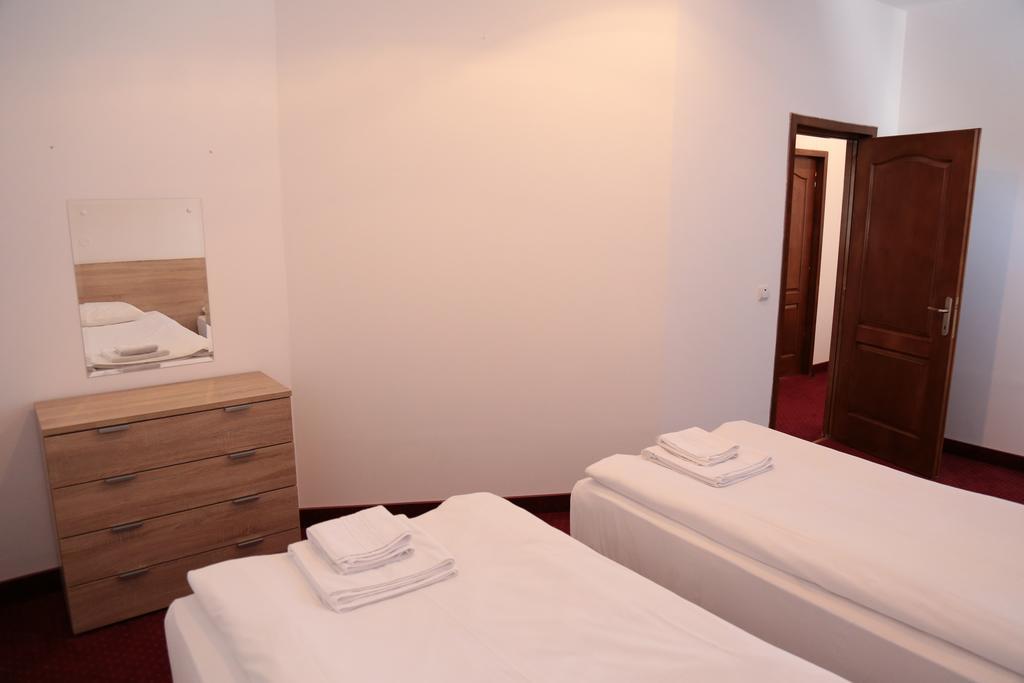 Hotel Apollonia براشوف المظهر الخارجي الصورة